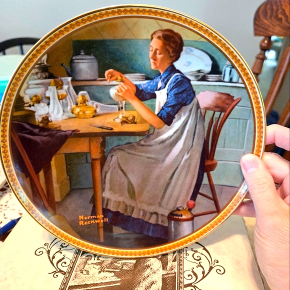 "Working In The Kitchen" Commenmorative Plate. In Box. - Picture 1 of 6
